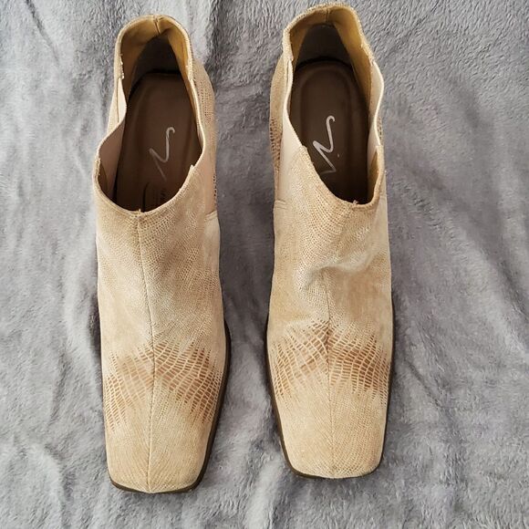 Newport News Ankle Booties Size 9B Tan Beige Textured/Heel Genuine Leather - Picture 6 of 9